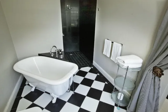 غرفة ديلوكس بسرير كينج بحوض استحمام، Long Street Boutique Hotel 3/4