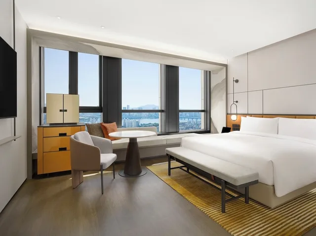 Signature, Deluxe, King Bed, Pullman Ambassador Seoul Eastpole 1/3