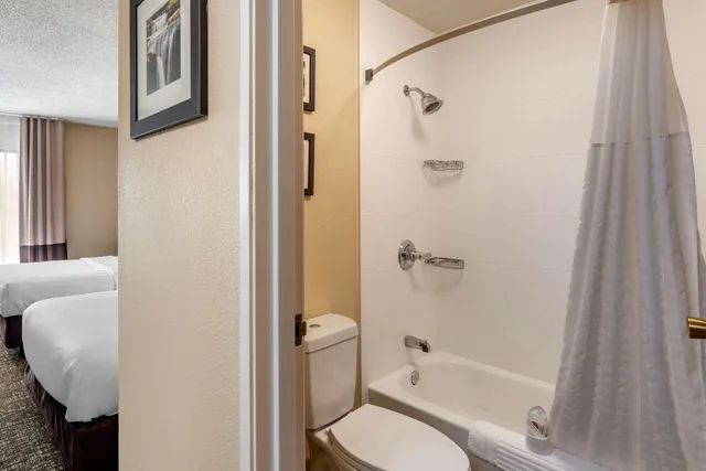 جناح بسرير مزدوج، Comfort Inn Paducah I-24 3/3