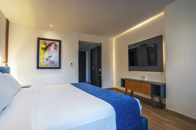 غرفة بزنس بسرير كينج بإطلالة على المدينة، Wyndham Guayaquil Puerto Santa Ana 2/8