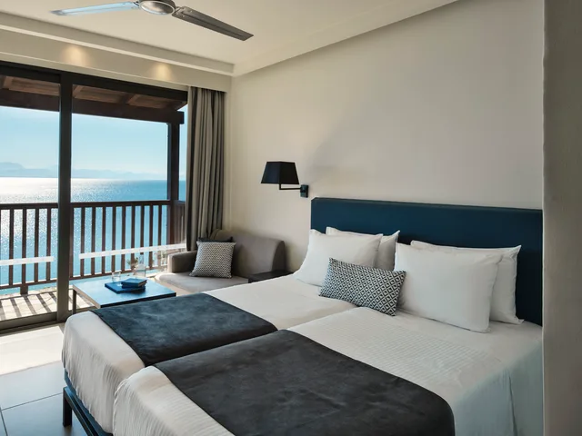 غرفة بإطلالة على البحر في المبنى الرئيسي، Aeolos Beach Resort Corfu 1/3