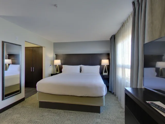 استوديو بسرير كينج، STAYBRIDGE SUITES MADISON FITCHBURG 2/2