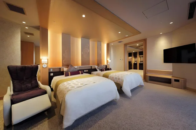 VIP، Asaya Hotel 1/2