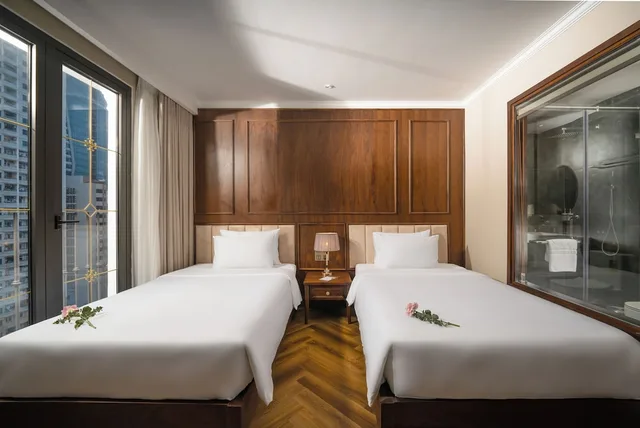 غرفة ديلوكس بسريرين منفصلين بإطلالة على المدينة بشرفة، Golden Lotus Luxury Hotel Da Nang 2/7