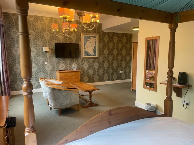 Suite, Hotel 1843 Reading 3/3