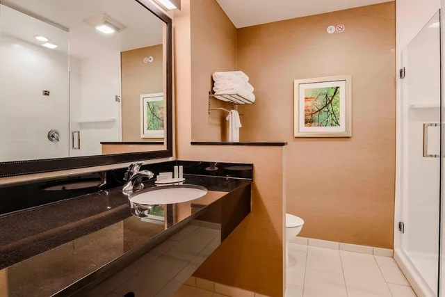 غرفة بسريرين كوين لذوي الإعاقة، Fairfield Inn Suites Snyder 3/4
