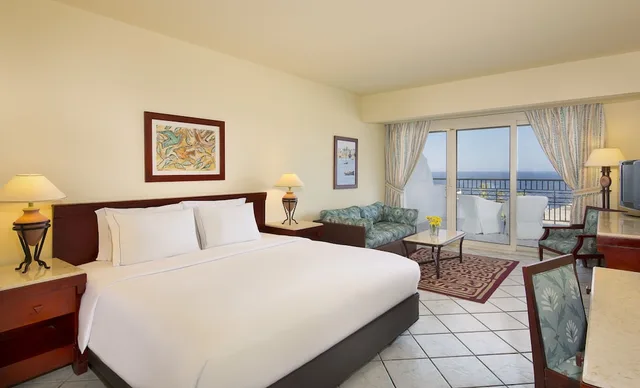 غرفة ديلوكس بسرير كينج، Hilton Sharm Waterfalls Resort 2/4