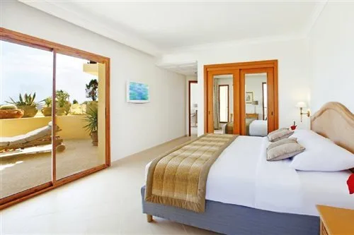 غرفة عائلية بإطلالة على الحديقة بغرفتي نوم، Movenpick Resort and Marine Spa Sousse 1/1