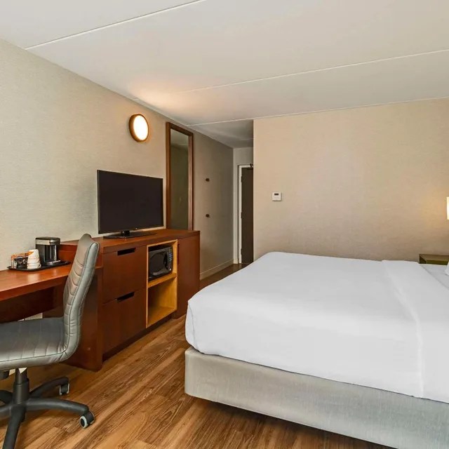 غرفة سوبيريور بسرير كينج، Comfort Inn Cambridge - Highway 401 9/10