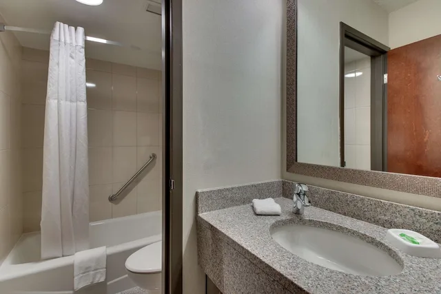 Room, King Bed, Pear Tree Inn St Louis Airport 7/8
