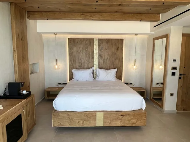غرفة بريميوم بسرير مزدوج بإطلالة على البحر، The Noverian Antama Organic Beach Resort Chania 2/6