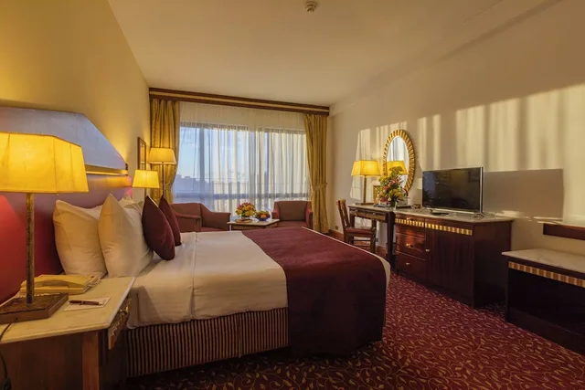 Superior, Twin Beds, Lateral Side Nile View، Flamenco Hotel Cairo 5/9