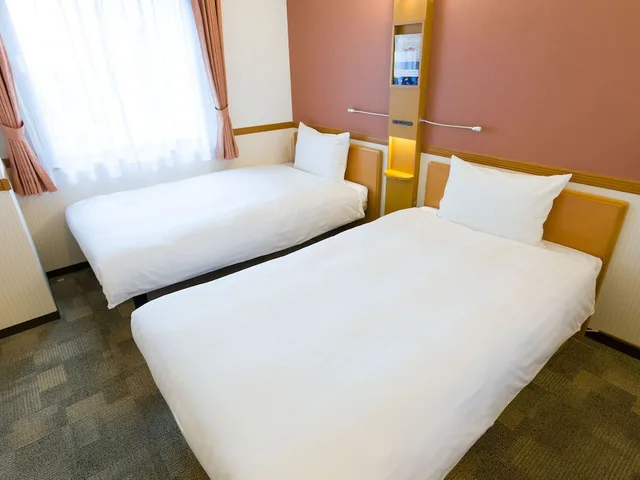 غرفة بسريرين منفصلين، Toyoko Inn Osaka Namba Nishi 3/5