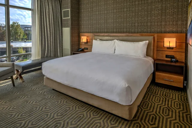 جناح بسرير كينج بغرفة نوم واحدة لذوي الإعاقة، Hilton Franklin Cool Springs 1/3