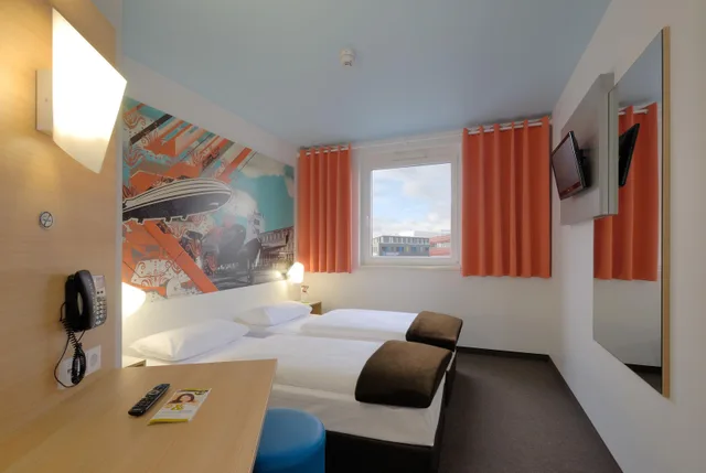 Standard, Twin Beds, B&B Hotel Boblingen 1/1