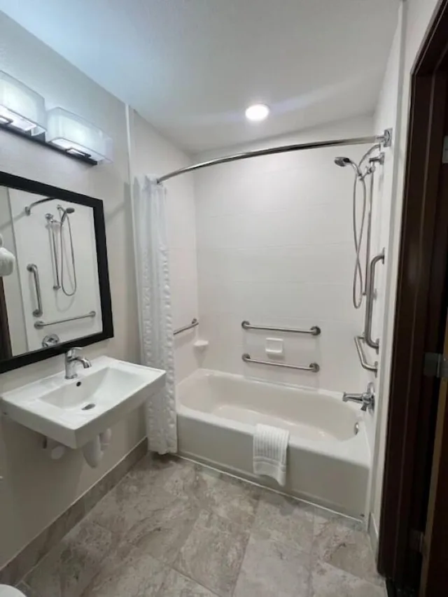 غرفة قياسية بسرير كينج، Quality Inn & Suites Colby, KS 9/9
