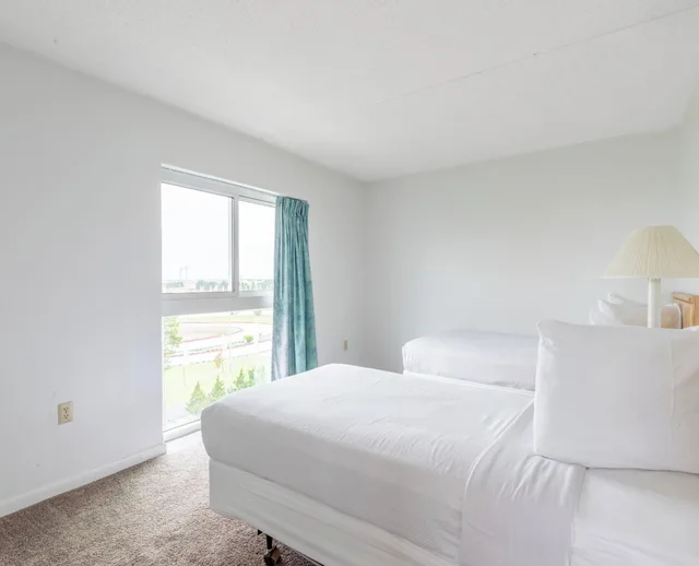 3 Bedrooms, Condo, Premium, 2 Queen and Twin Beds, Bay View, Sofa، Bay Club Resort 5/10