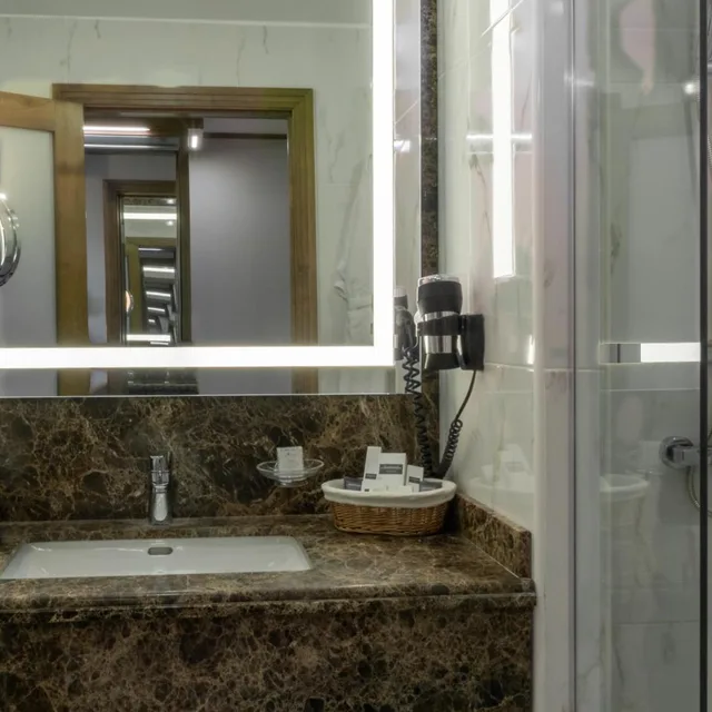 Deluxe, Twin Beds, Landmark Amman Hotel and Conference Center 5/5