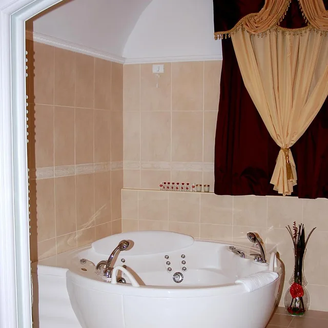جناح غراند، Hotel Leopold I 4/6