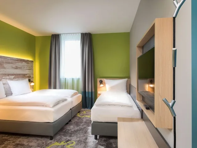 غرفة قياسية بسريرين منفصلين، Ibis Styles Stuttgart Vaihingen 1/7
