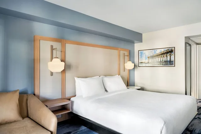 Room, King Bed, Accessible, Fairfield Inn Suites San Diego Old Town 4/9