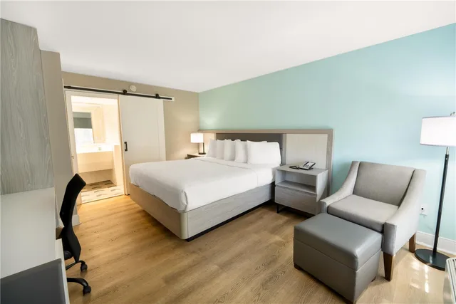 غرفة بسرير كينج لذوي الإعاقة، Best Western Seaside Inn 2/9