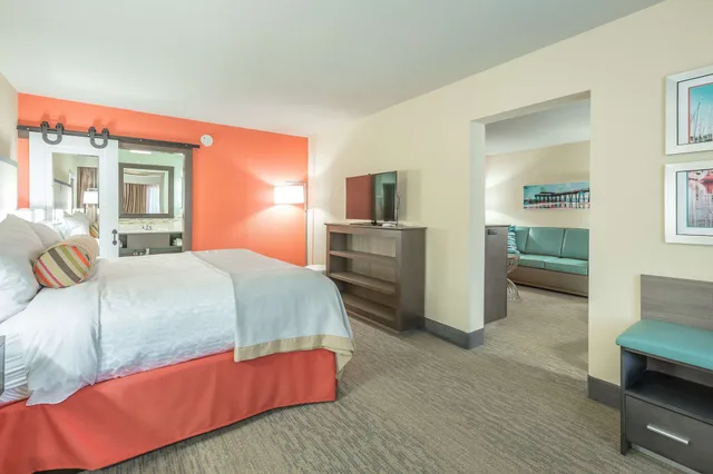 جناح بسرير كينج، Best Western Plus St. Simons 1/6