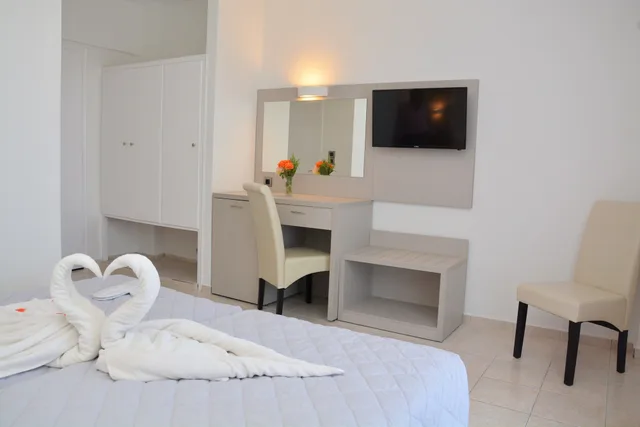 غرفة قياسية بسريرين منفصلين، Costa Angela Seaside Resort 10/10