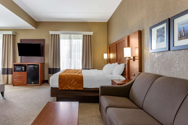 غرفة بسرير كينج، Comfort Suites Grand Rapids South 2/9