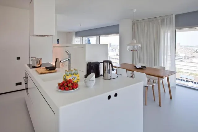 استوديو ركني، Urban Residences 10/10