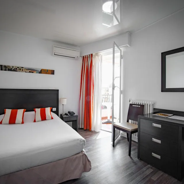 غرفة صغيرة بسرير مزدوج، Exclusive Hotel Comte De Nice 5/7