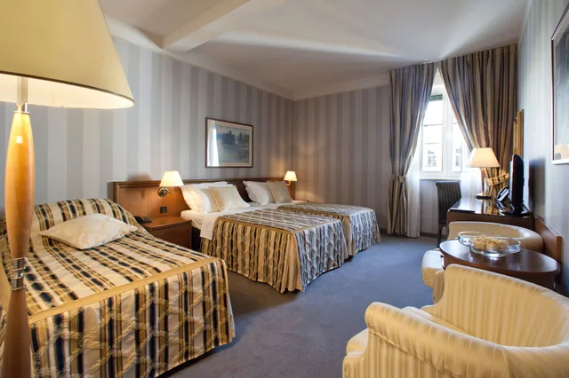 غرفة قياسية بسرير كوين، Grand Hotel Bonavia 2/7