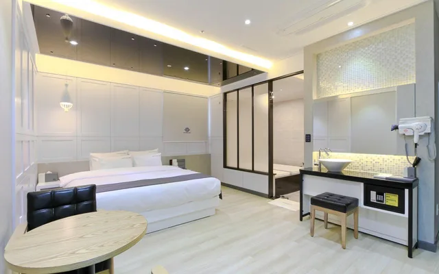 غرفة عصرية بسرير مزدوج، City Hotel G&G 1/1