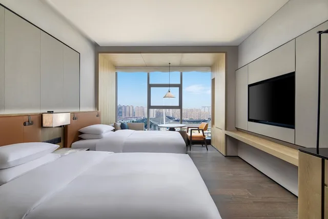 غرفة بزنس بسريرين مزدوجين للمدخنين، Courtyard by Marriott Luoyang 1/7