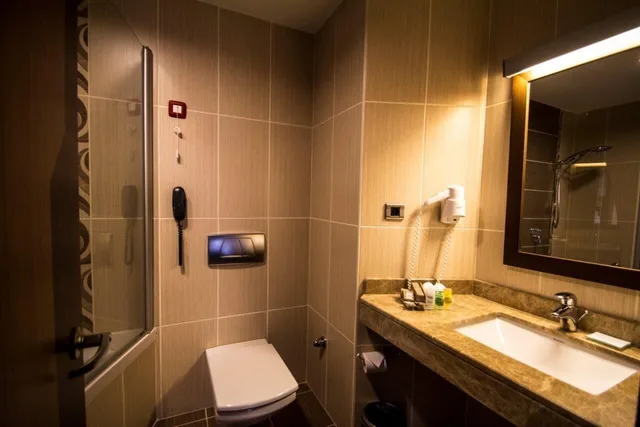 جناح غراند بسرير كينج بإطلالة على البحر، Hotel Hegsagone Marine Asia 3/6