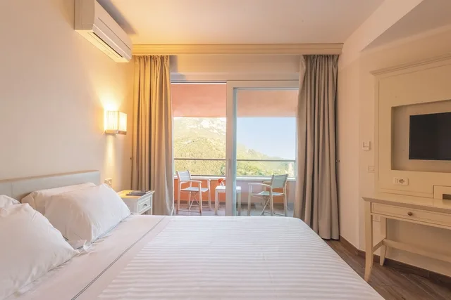 جناح جونيور بسرير كوين، Hotel Torre Di Calapiccola 3/6