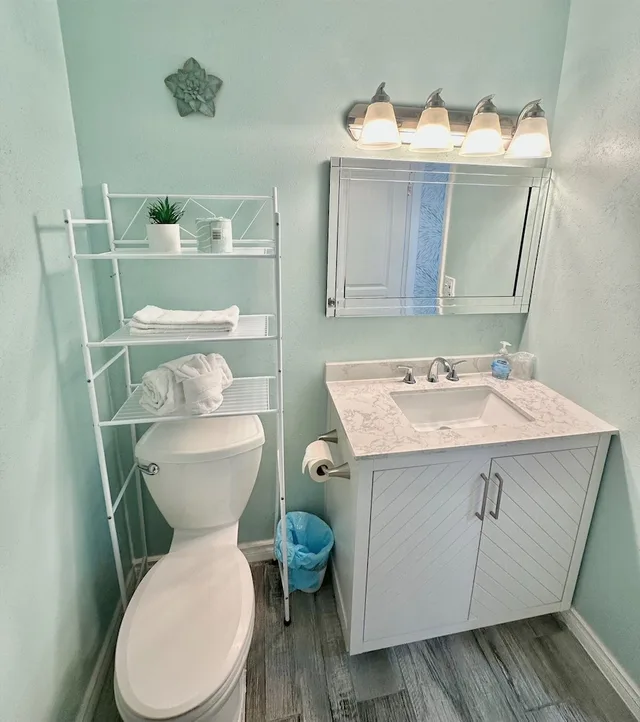 شقة بسرير كينج مع أريكة بمطبخ صغير، Malibu Resort Motel 8/10