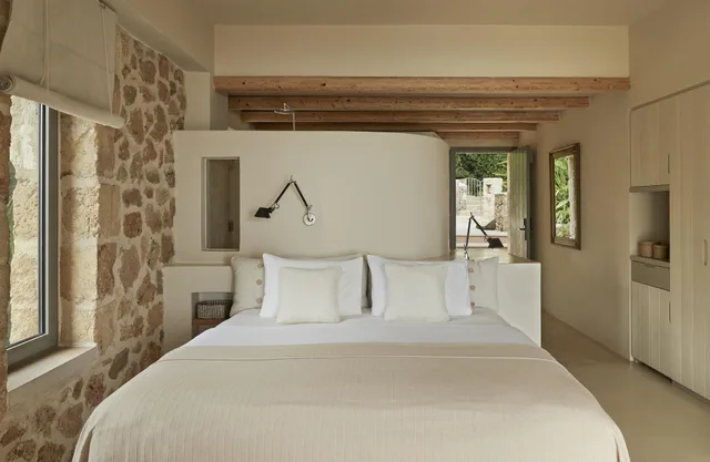 Retreat, Luxury، F Zeen 1/4