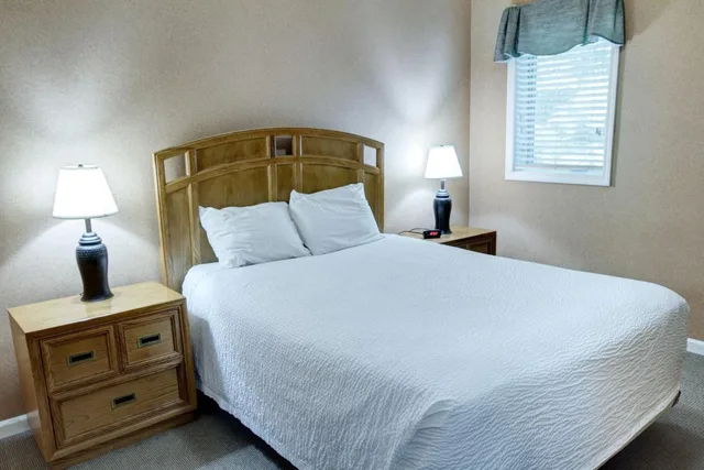 3 Bedrooms, King Bed, Pocono Mountain Villas MOD Collection by Sonesta 3/3