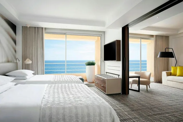 1 Bedroom, Horizon, Suite, 2 Double Beds, Sea View, Sofa, Balcony, High Floor، Le Meridien Beach Plaza 1/1