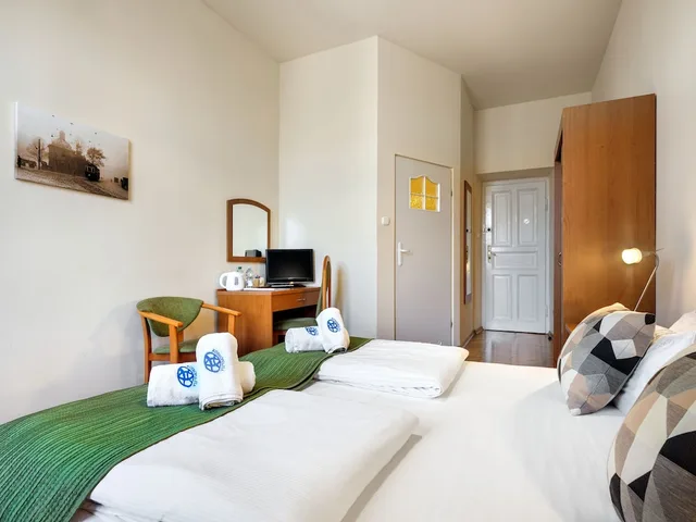 Room, Double Bed, Private Bathroom, Kosmopolita Rooms Apartments Krakow 5/10