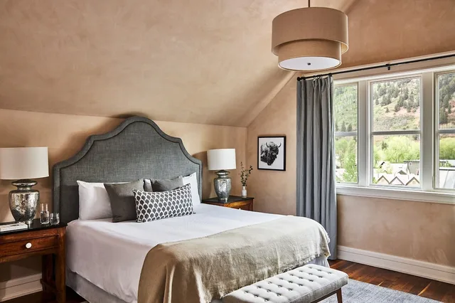 غرفة بسريرين منفصلين وسريرين كينج بـ4 غرف نوم، The Auberge Residences at Element 52 5/8