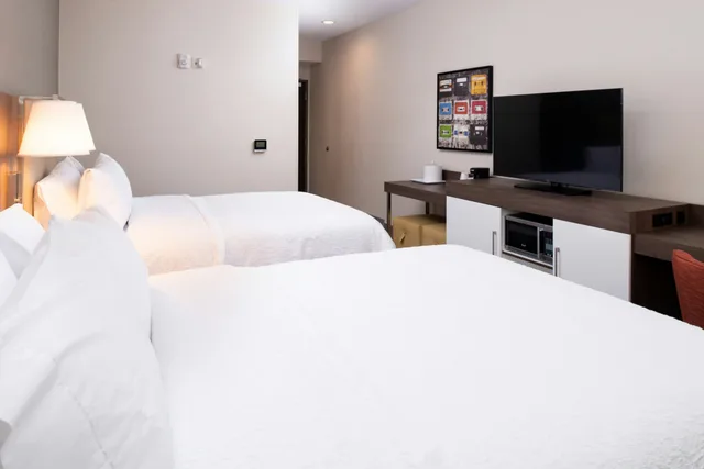 غرفة بسريرين كوين، Hampton Inn & Suites Buena Park 1/7
