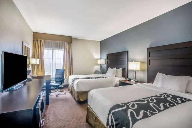 2 Queen Beds, Smoking, Accessible, La Quinta Inn and Suites by Wyndham Karnes City - Kenedy 1/2