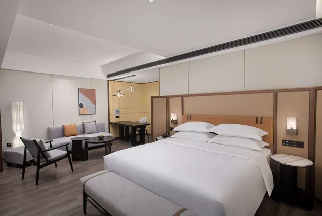 غرفة بزنس بسرير كينج، Days Hotel by Wyndham Changsha Yuhua West 1/1
