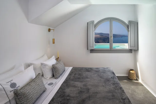 جناح شهر العسل بسرير كوين مع أريكة، Eteoro Suites 1/3