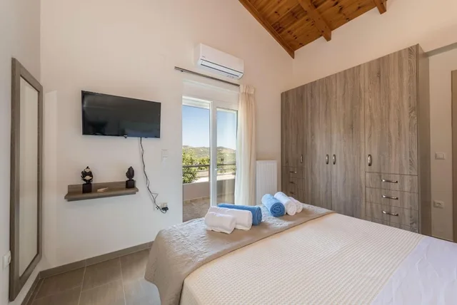 فيلا بسريرين منفصلين وسريرين مزدوجين وفرشتي فوتون بمسبح خاص، Neaira Villas Chania 2/9