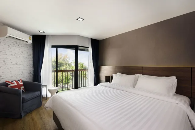 Superior, Double Bed, The Loft Seaside Sriracha Hotel 1/9