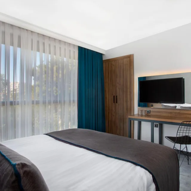 Room, Double Bed, Falcon 1511 10/10