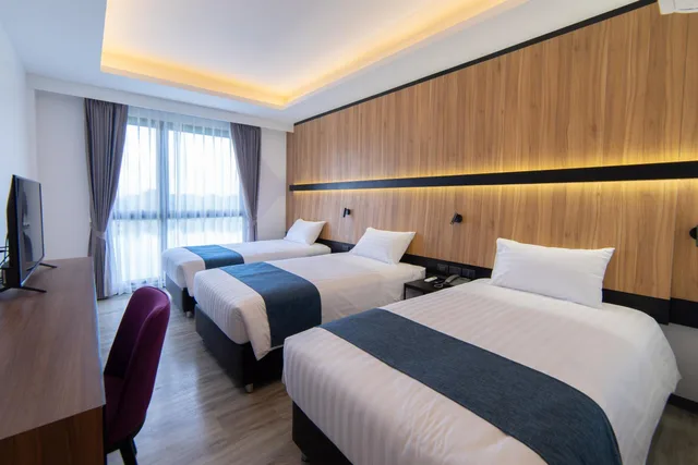 غرفة ثلاثية بإطلالة على البحيرة، Gate43 airport hotel Bangkok (SHA Plus+) 5/9